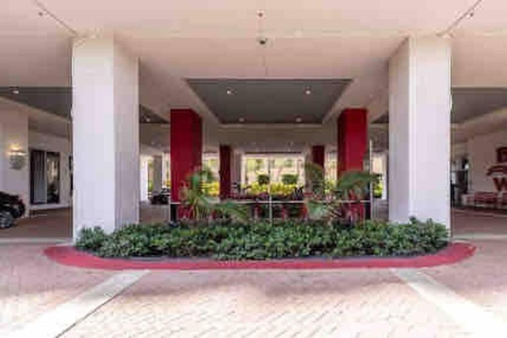 Beachwalk Resort & Condos Hallandale Beach Exterior photo